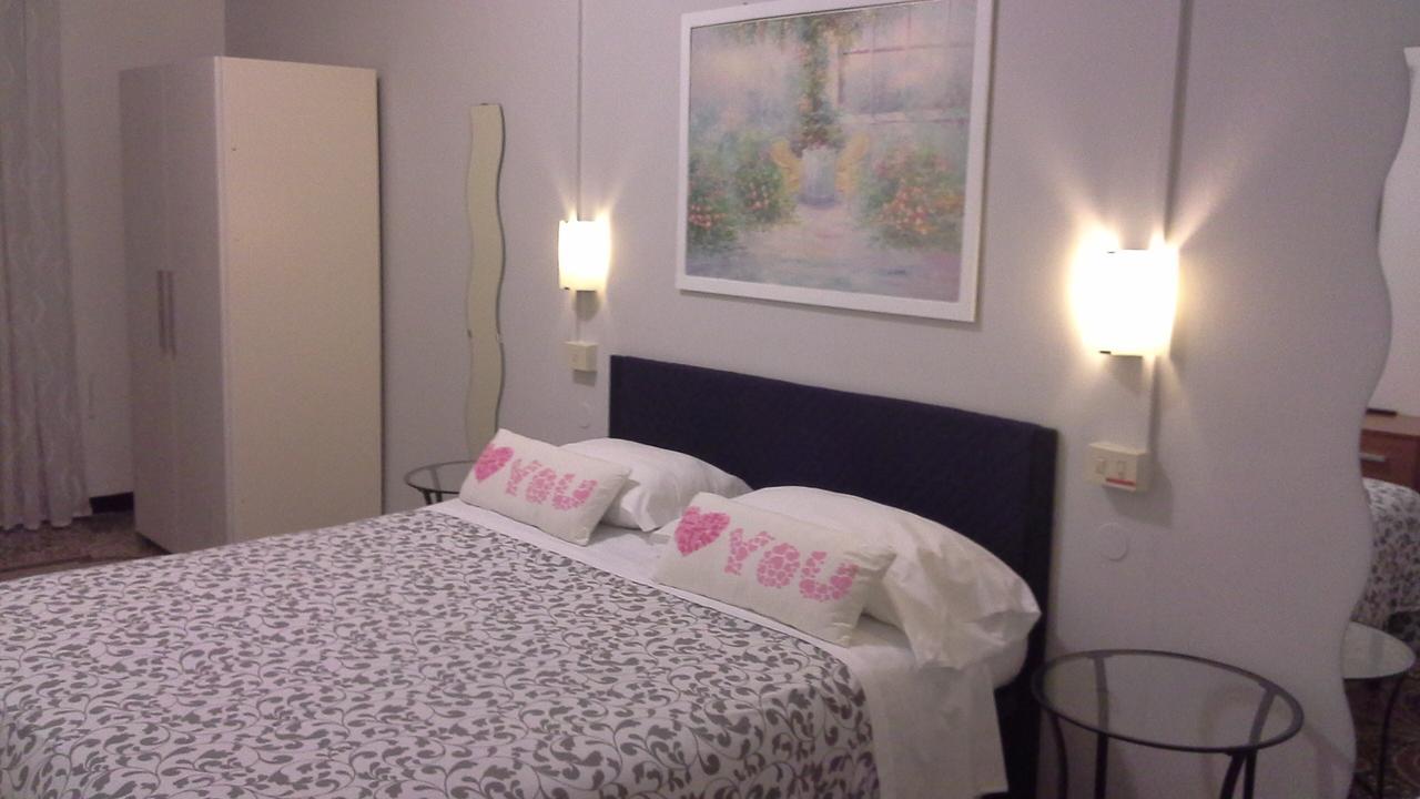 Argentina House Bed and Breakfast Genua Exteriör bild